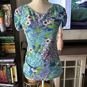 Lily Pulitzer Size Small Blue & green t shirt floral print